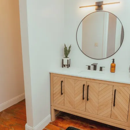 Large Condo in the heart of GR