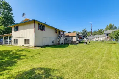 6 Mi to Dtwn Bright and Airy Anchorage Getaway! Hotel dekat University of Alaska