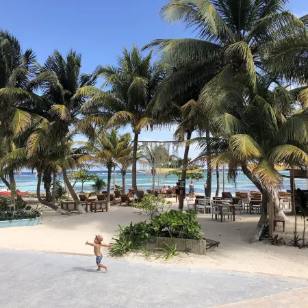 Noah Beach Hotel & Suites