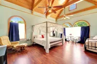 Waterfront Storybook Studio in Stuart 스튜어트 센터 주변 호텔