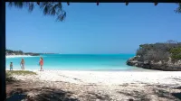 Ixora East - Beach access with great snorkeling spot - Beach