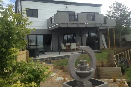 Skyline Apartments Raglan (Lower Apartment) Отели в г. Раглан