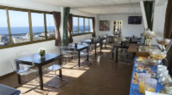 Hotel Adonis Capital