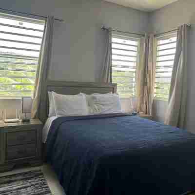 Cozy 1 Bedroom In The Quiet Of Diamond Estate. Equipped With All Amenties. Rooms