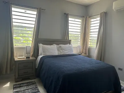 Cozy 1 Bedroom In The Quiet Of Diamond Estate. Equipped With All Amenties. Hotels near Smuggler's Cove