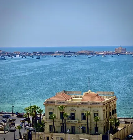 Royal Luxury Apartment with Gorgeous Sea View Отели рядом с достопримечательностью «Eliahu Hanady Synagogue»