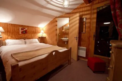 Individual Chalet with Jacuzzi offering Stunning Views Hotels near Les 2 Alpes