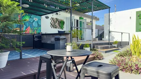 Garden Relaxing Room W/ Private Pool & Jacuzzi