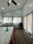 Carrican Unit 2: Modern Family Friendly house with ac on the beach in Hopkins