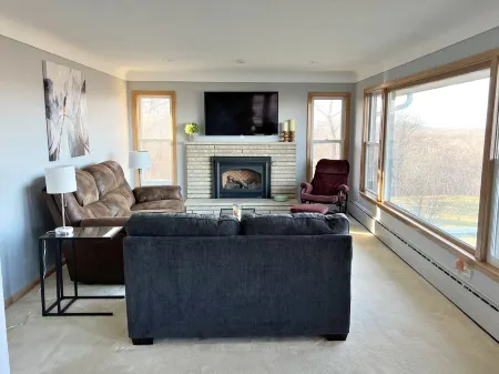 Quiet and convenient home with a view