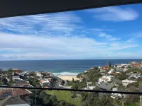 Amazing Beach Views from 5th Floor Apartment Tamarama 호텔