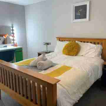 Luxury Modern Belfast City Center 2 Bed Apartment Rooms