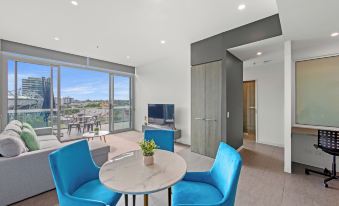 Trafalgar Lane Apartments by CLLIX
