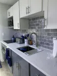 Beautiful Posh Condo Newly Renovated with King Bed
