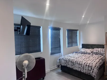 Cozy and modern studio in prime location-perfect for your getaway Отели рядом с достопримечательностью «Hove Museum and Art Gallery»