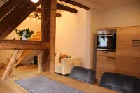 Renovated maisonette vacation apartment in the historic old town center of Sulzburg Các khách sạn ở Sulzburg