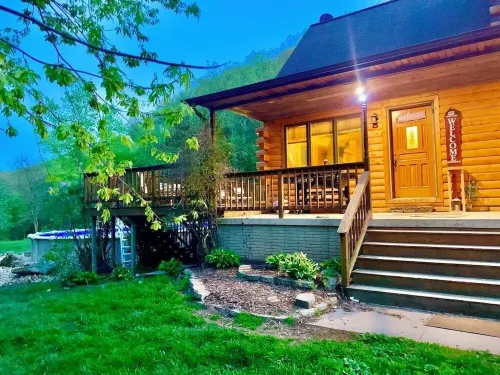 Boulder Run Log Cabin w/ Hot Tub and Pool