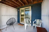 Beautifully located apartment, seconds to the bush, minutes from the beach