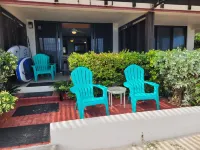Scenic Ocean front walk-out~E-Building~20 Steps to the ocean~Renovated~New Owner Hotels in 