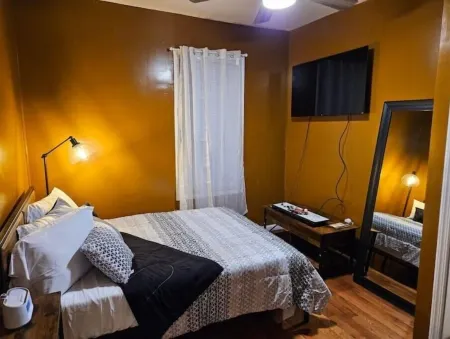 Large 3 brm 2 bth, Near EWR/NYC/Prudential Center and Penn Station Отели рядом с достопримечательностью «Технологический институт Нью-Джерси»