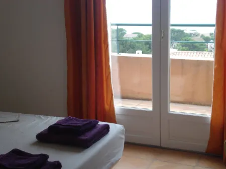 House / Villa - SAINT FLORENT Отели рядом с достопримечательностью «Port de plaisance Mare È Stagnu - Portu di turismu Mare È Stagnu»