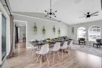 Elegant and Spacious 3 BR House w/ Heated Pool - Wifi