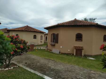 Rent Beachfront Chalet with 2 refurbished suites bathroom PNE