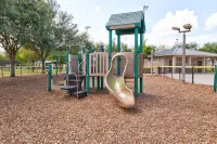 Modern Private 2 BR 1 BA and Kitchen Near the Beach