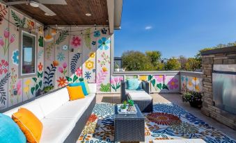 Stunning Modern Downtown House - 0223l12000llia33dA82E R 339 206 R5 D