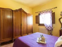 charming house in the middle of nature with pool .Ideal couples. Hotels in Comarca Norte