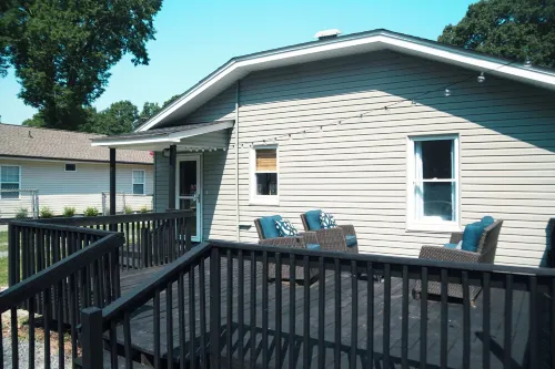 Newly Remodeled Downtown Fort Mill home: 3 Queens - Sleeps 6