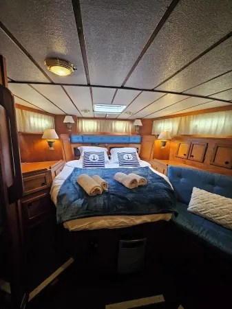 Unusual stopover in the heart of paimpol's harbour and town center Отели в г. Пемполь