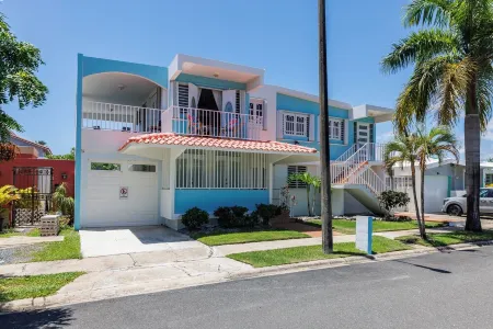 Welcome to Tortuga Tranquila! Your spacious 5-bedroom Beach Villa awaits!