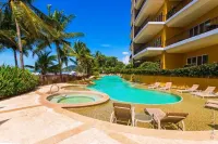 Luxury 3 bedroom/3.5 bath condo on the beach in the heart of Jaco