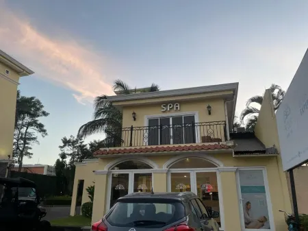 Stay on the Beach at Acqua Condo