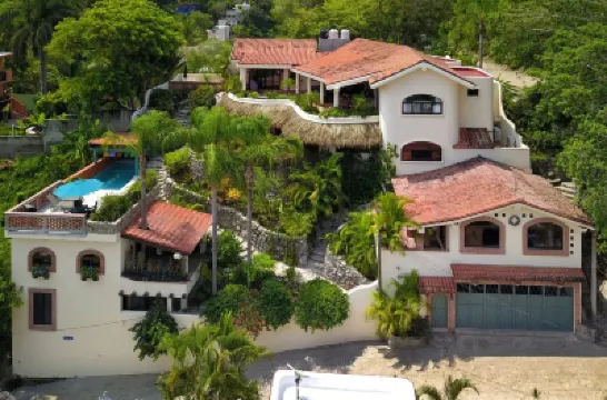 1/BD Private Villa, Lovely Pool, Tranquil location, 5 min walk to town/beach Hotels in 