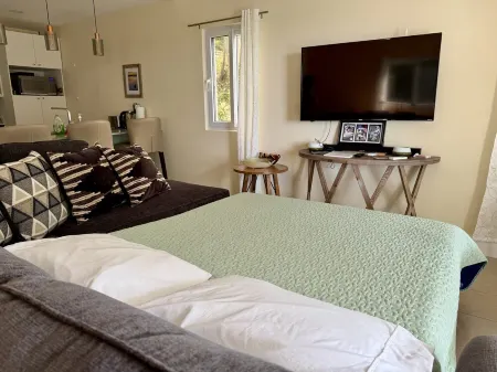 Casa Simòn, 2 bedroom Отели в г. First Bight