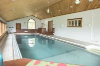 Rita's Retreat: Rita Suite ~ Indoor Saltwater Pool ~ with Lake View!