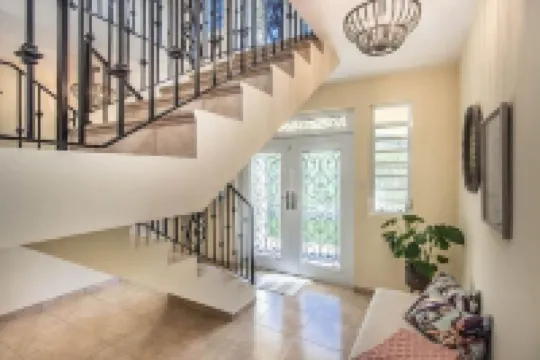 Minutes from beaches  private pool Solar panels Ocean & Mountain Views