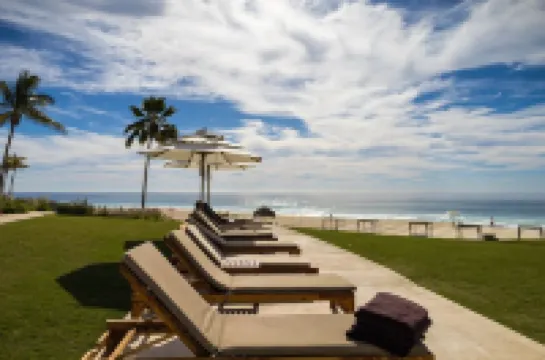 Exquisite, Ocean front, Contemporary Retreat