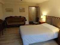 Superb character duplex in the European district Hotels in Ixelles