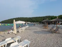 Holiday house "ELLA" in the village center, 12 minutes to the sea! Rent all year round. Hotels in Premantura