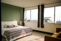 Lush Villa with Private Pool & Lake View - Pet Friendly Hotels in 