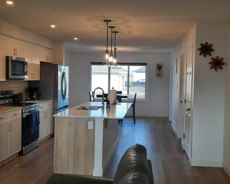 Home in Fort Saskatchewan 薩斯喀徹温堡酒店