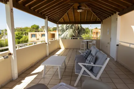 Family friendly 3500ft² villa w/Private Pool, BBQ, 100mbp, near Boqueron & Buye