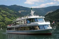 1 Studio Flat walking distance to ski lifts (we have 2 in the same building)