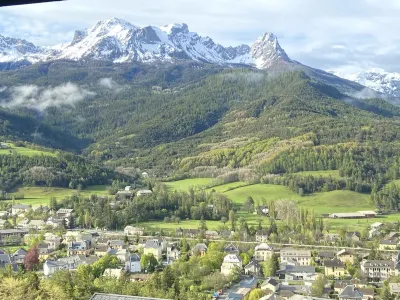 Appartement Mezzanine Avec Vue Exceptionnelle Hoteles cerca de Col de la Cayolle