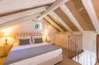 Petrinos Cottage in Dassia, Private pool, A/C, WiFi, 300m to the beach.