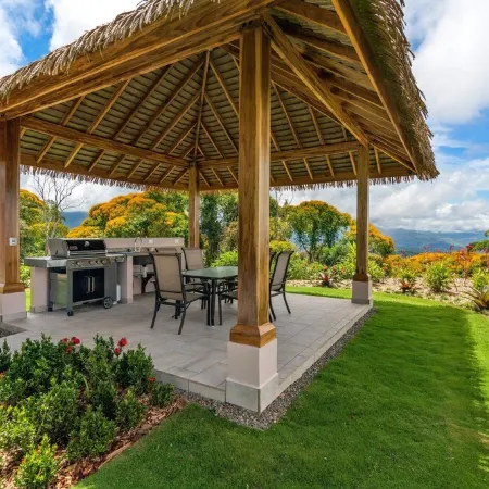 Casa Montaña - Majestic Ocean Views at Dominical Hills Отели в г. Савегре