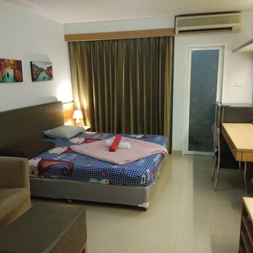 รูปภาพของSavi Rooms Deluxe Studio(1) nr Bangkok/Pitavet hospital & many pubs & bars